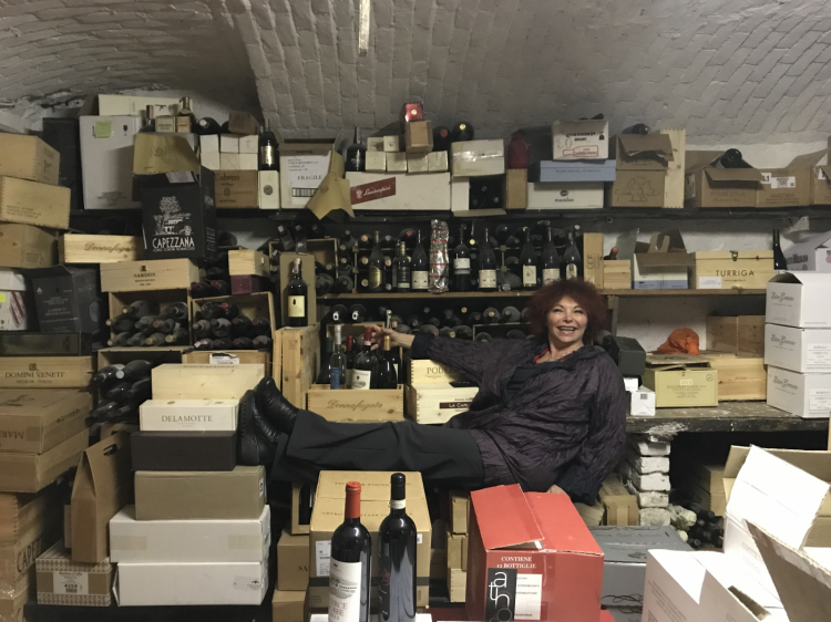 Maida Mecuri nella sua cantinetta personale