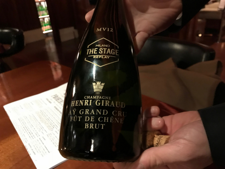 Diagoro Ciervo ci fa assaggiare lo champagne maison
