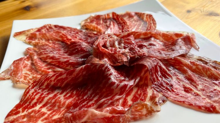 La spettacolare cecina (un salume spagnolo: carne 