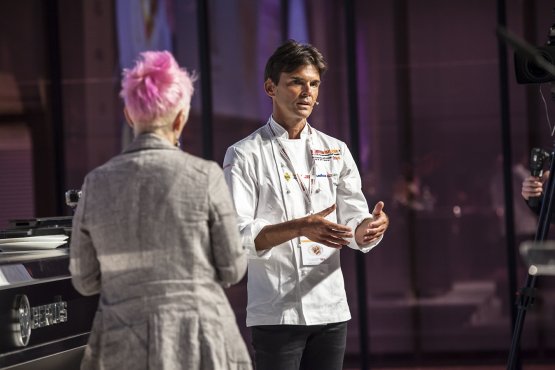 PLANT-BASED. Matthew Kenney, raw food chef, chatting with Cristina Bowerman
