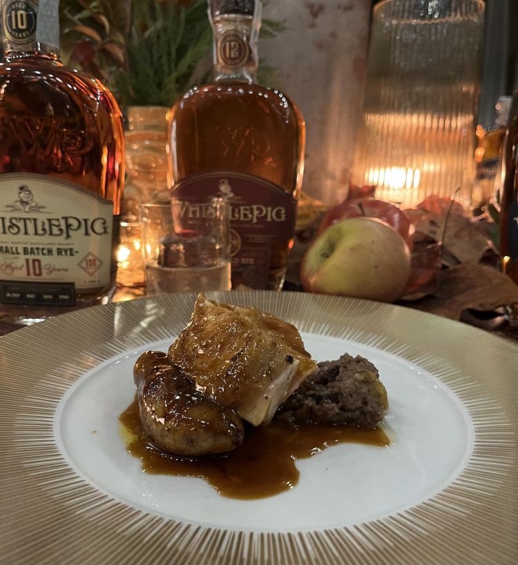 Il tacchino del Ringraziamento con il cocktail Mela in un pugno a base di WhistlePig 10 years old