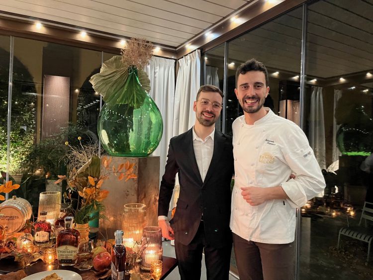 Il bartender Simone e lo chef Edoardo Traverso