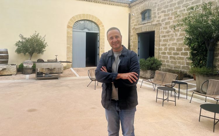 Antonio Tonnino nella corte del Baglio Ceuso
