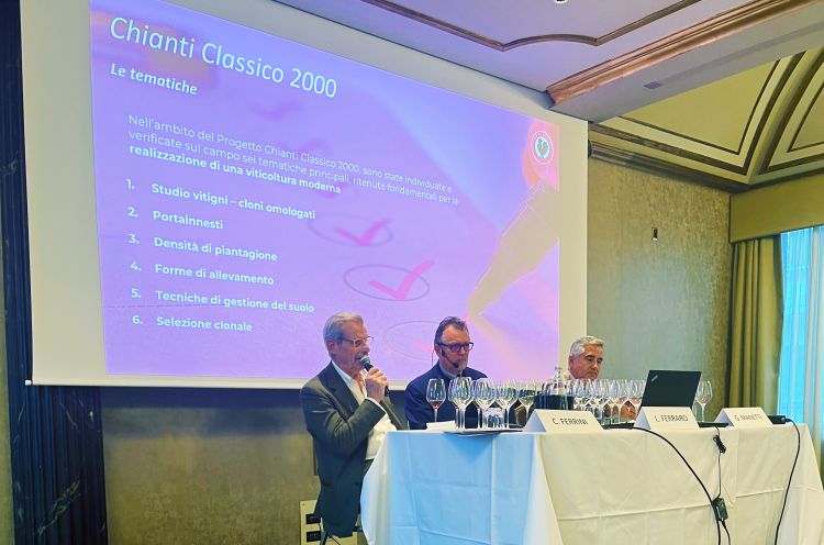 L'incontro a Milano. Da sinistra Carlo Ferrini, Luciano Ferrari e Giovanni Manetti