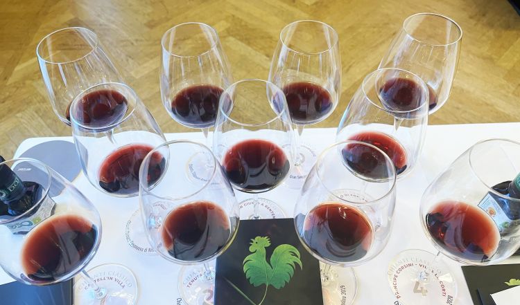 Gli assaggi nei bicchieri