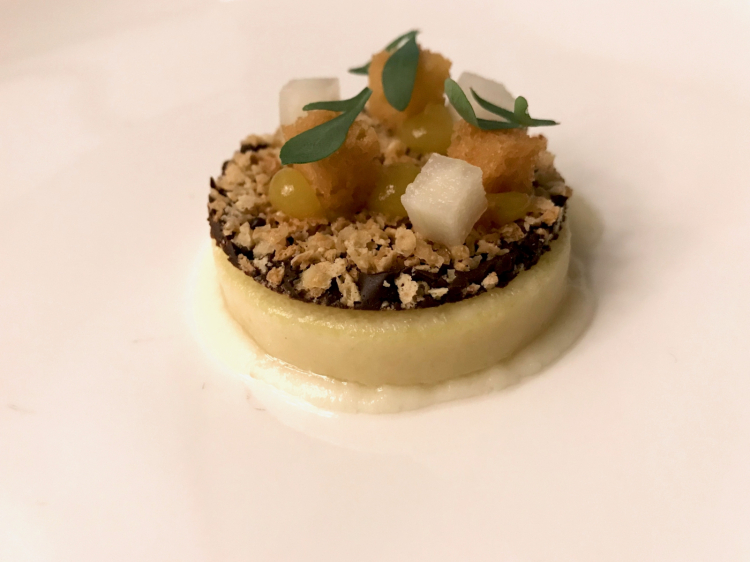 "Crema fritta", pere, passion fruit