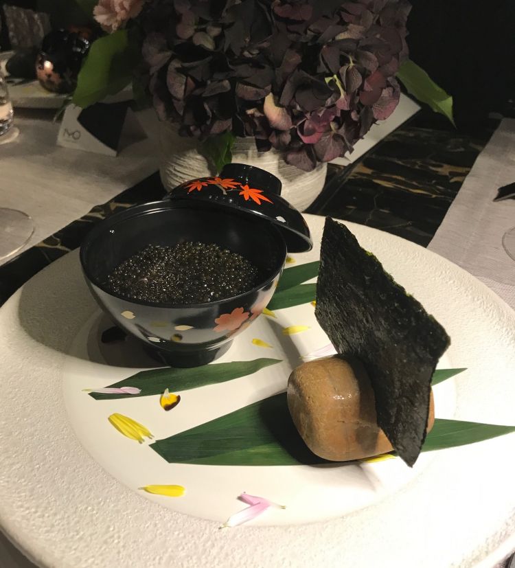 Black toro chirashi Foto: AC