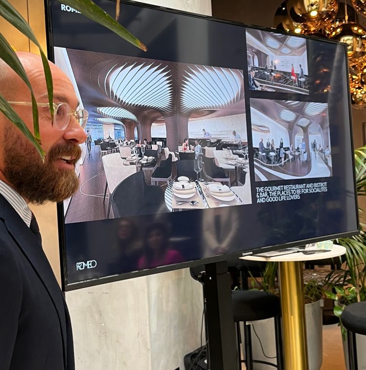 Il brand strategist Francesco Mormile mostra a Milano in anteprima i rendering del ristorante di Ducasse - Foto AC
