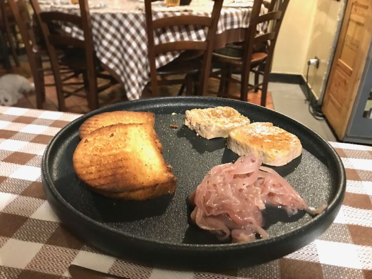 Foie gras al Sauternes, cipolle caramellate e pan brioche - Foto AC
