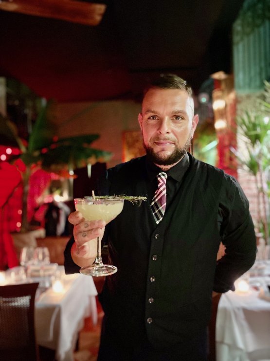 Il bartender Andrea Fantauzzi - foto Vat