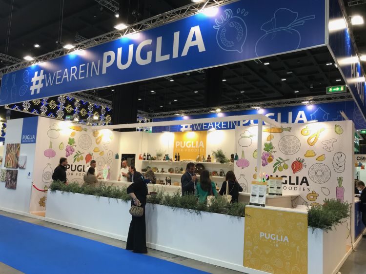 Lo stand della Regione Puglia alla Bit
