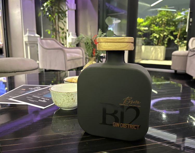 Trai nuovi nati, il Gin district Brera con note in