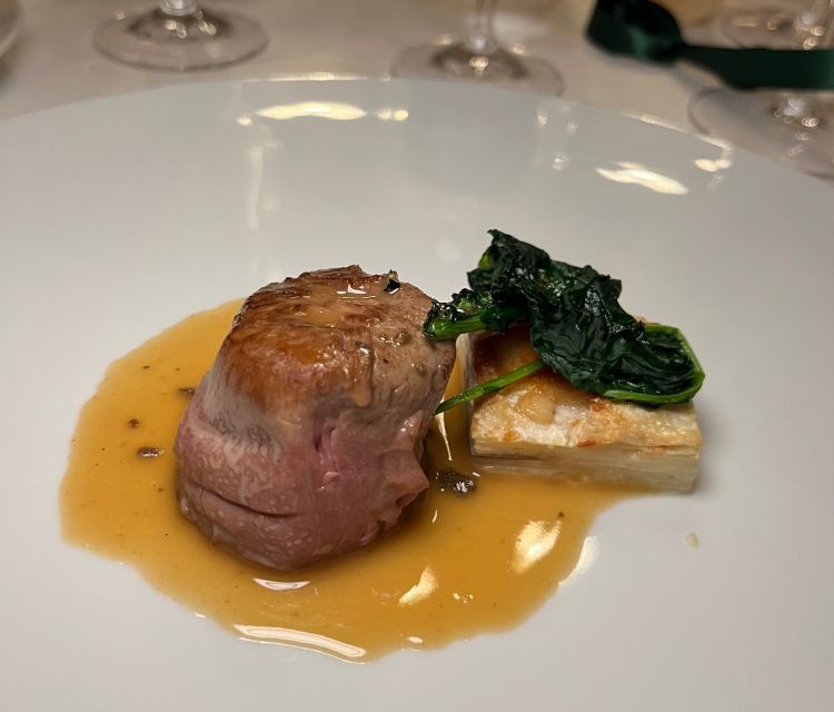 Filetto di Vitello Cazzamali da latte, salsa Périgueux, millefoglie di sedano rapa firmato dallo chef Marras