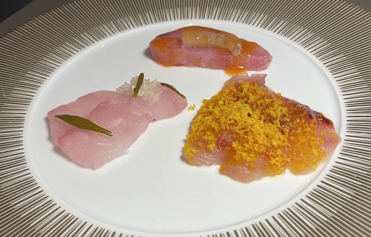 Dentice e finger lime - Ricciola, mazzancolla e pompelmo - Cefalo e uovo marinato
