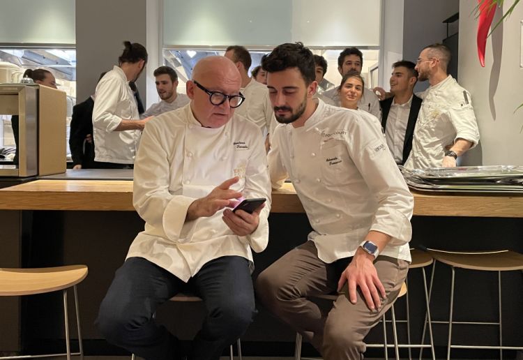 Un momento di scambio con il resident chef di Identità Golose Milano, Edoardo Traverso

