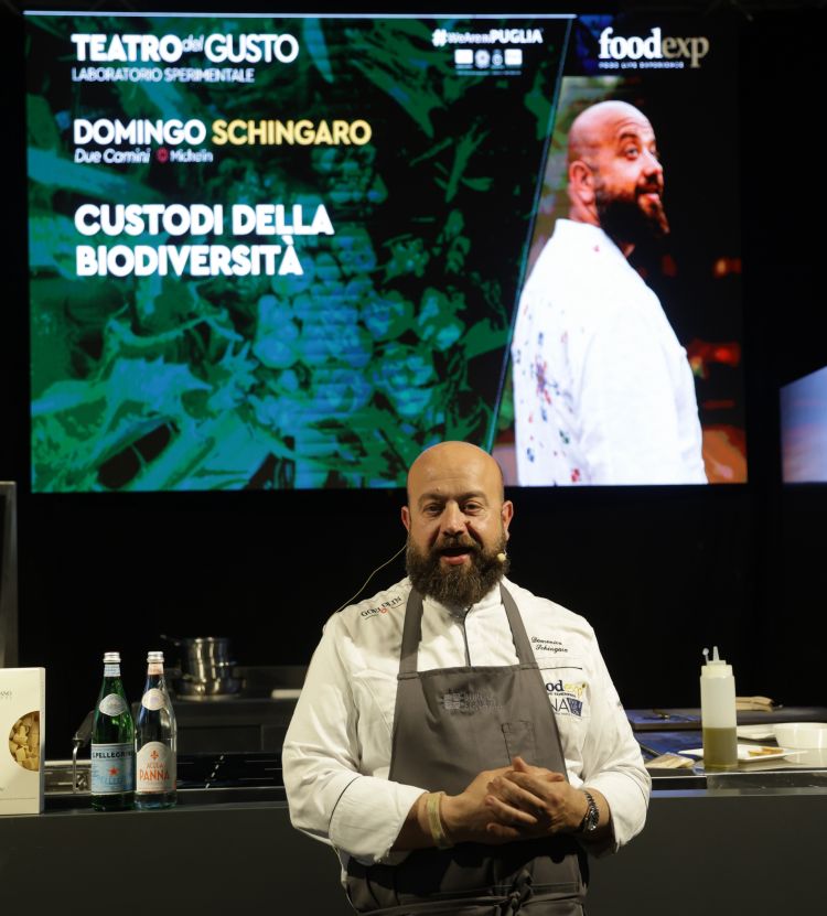 Lo chef Domingo Schingaro a FoodExp 2025