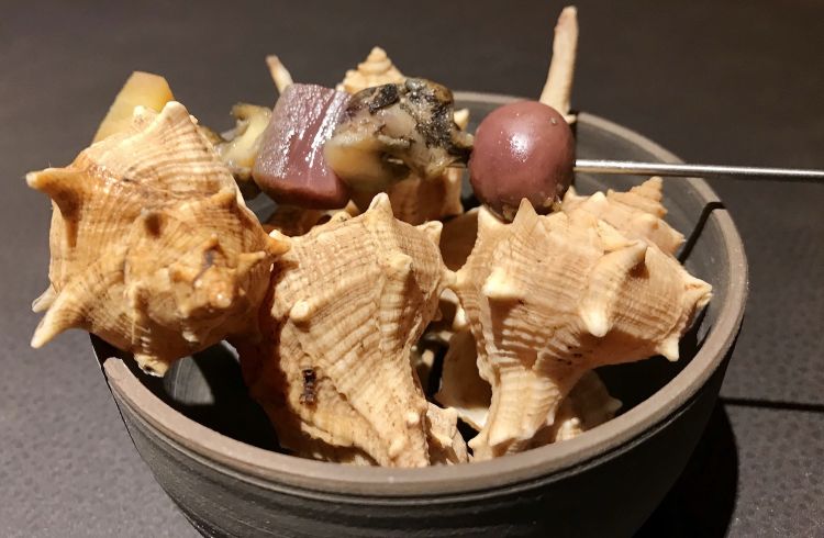 Murici, olive, melanzane sott’aceto. Il lusso della semplicità