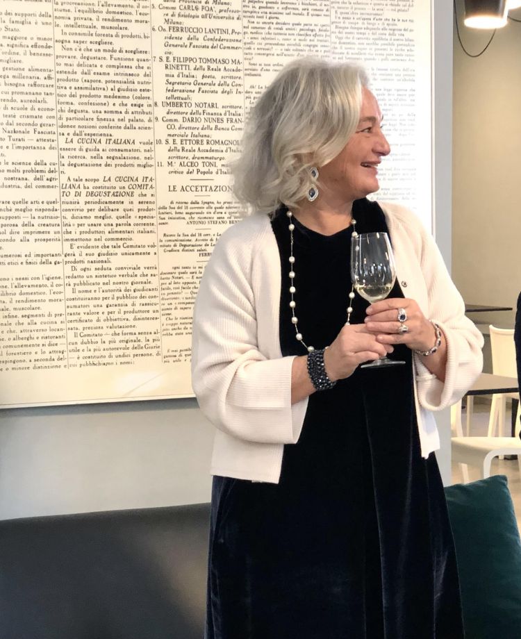 L'affascinante castellana Karoline Fink