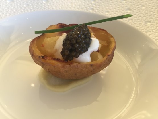 Steamed jacked potato with caviar
