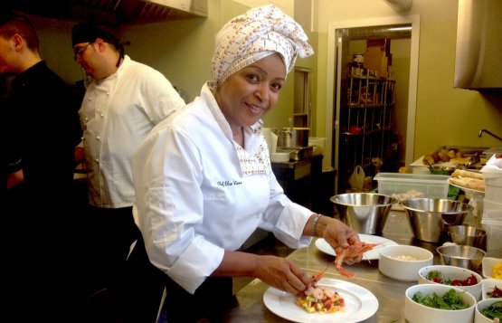 CUOCA. Elsa Viana, ambassador della gastronomia angolana, con un diploma in tasca, ottenuto alla scuola Lenôtre di Parigi