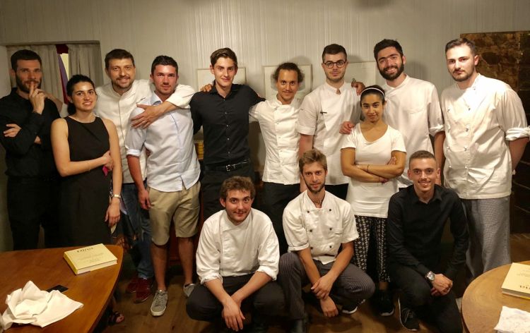 Lo staff del ristorante Dina di Gussago, Brescia. 