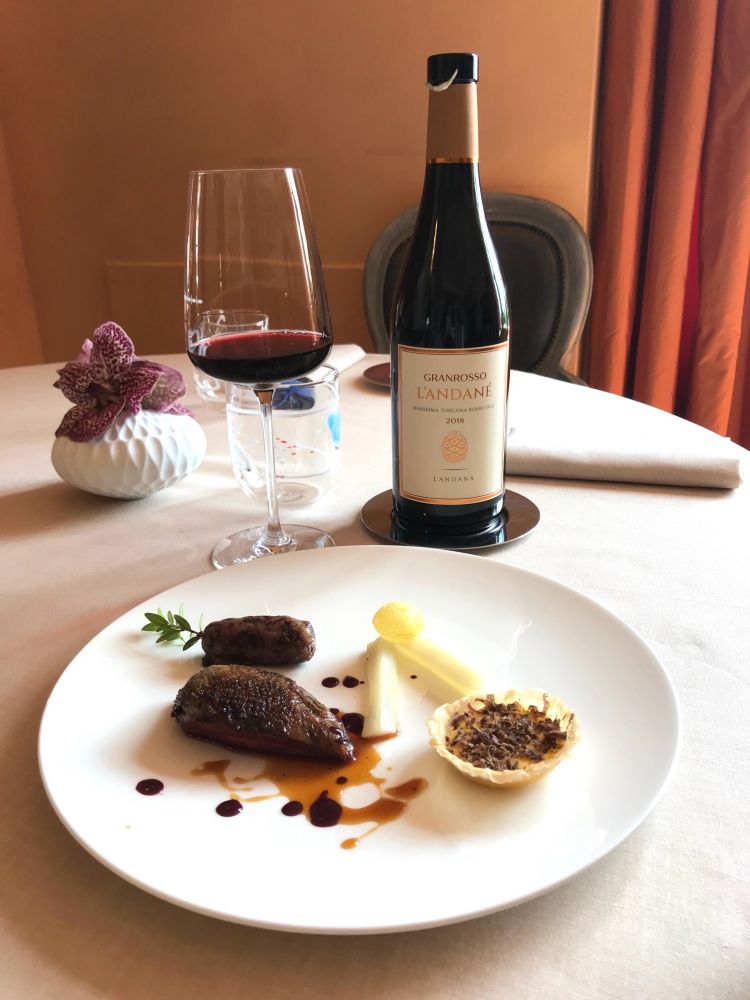 Piccione toscano arrosto con salsa all’uva fermata e il Gran rosso Andanè 2018 Acquagiusta - Foto: Annalisa Cavaleri