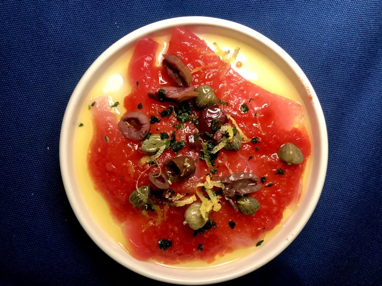 Carpaccio di tonno rosso alla pizzaiola
