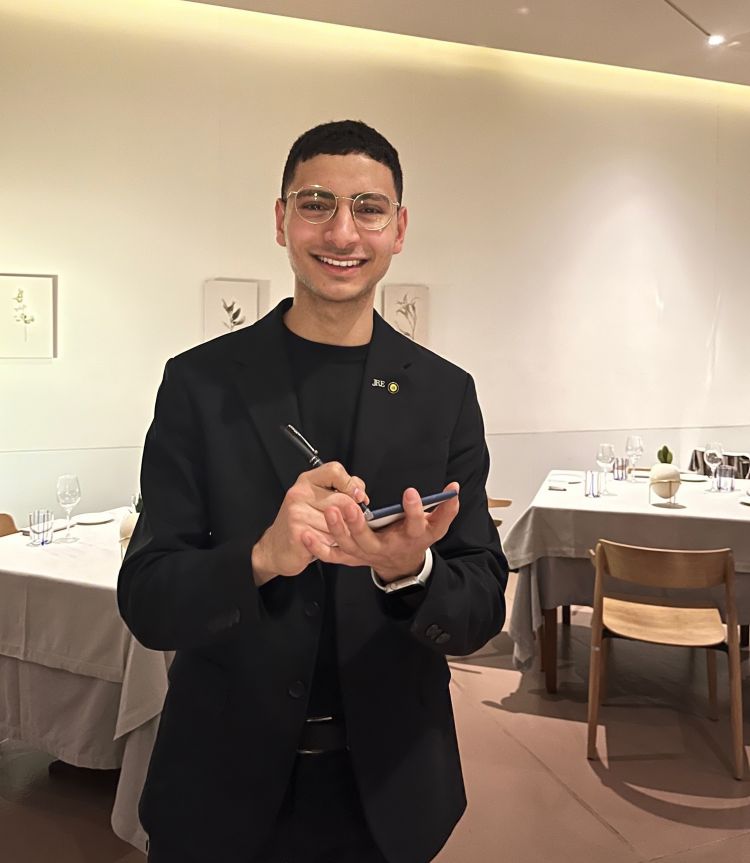 Barsoum Bazak, direttore di sala di 22 anni - Foto AC