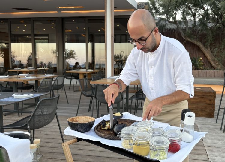 La preparazione al tavolo
