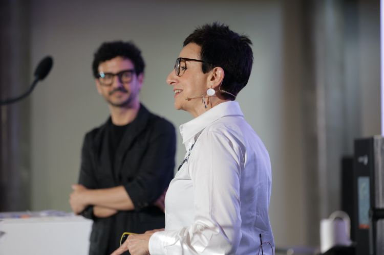 Carme Ruscalleda and her son Raül Balam on the stage of Féminas. The two presented their new restaurant, Cuina Sant Pau, in the location that used to hold the glory of three-starred Sant Pau, closed in 2018. Cuina (kitchen) because «it’s the only space of the restaurant that remained exactly the same - Raül exclaimed. - Same philosophy as Sant Pau, but a completely different concept: an informal and laidback meal, imagined for clients who want to share a nice dish»
