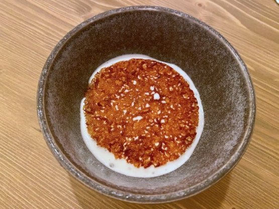 Granita di frutti rossi, fragole macerate, yogurt di bufala e liquirizia