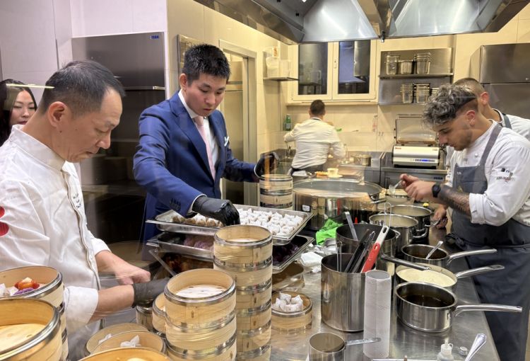 Marco Liu con lo chef di Ba, Kean Wu
