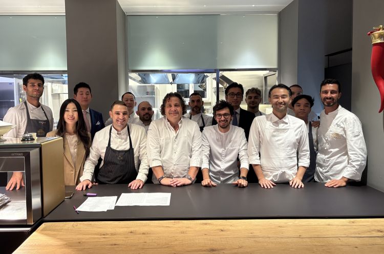 Molti protagonisti, una sola cucina: buon complean