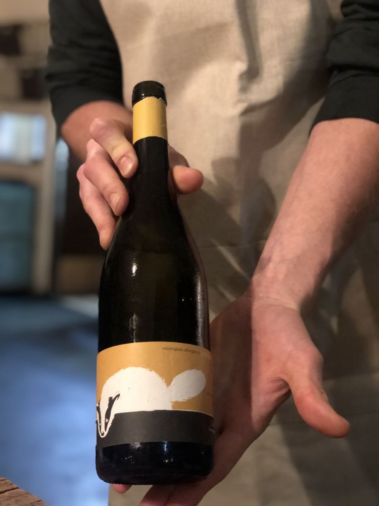 Uno dei vini proposti nel corso della nostra cena, in questo caso un Timorasso naturale