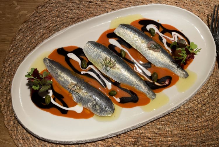 Sardines in escabeche with carrots and coconut
