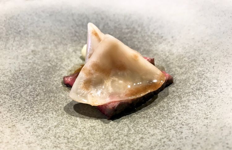 Terra di mezzo, ossia manzo galiziano e crema di senape, rapa