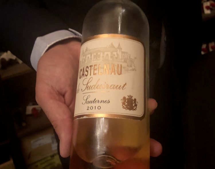 Palmieri’s pairing: Sauternes, in contrast with the dish, following a well-established approach. «After years of pairing it with foie gras or cheeses», the maître explains, «it’s strangely been forgotten. We have now presented it in a fresh and contemporary interpretation»
