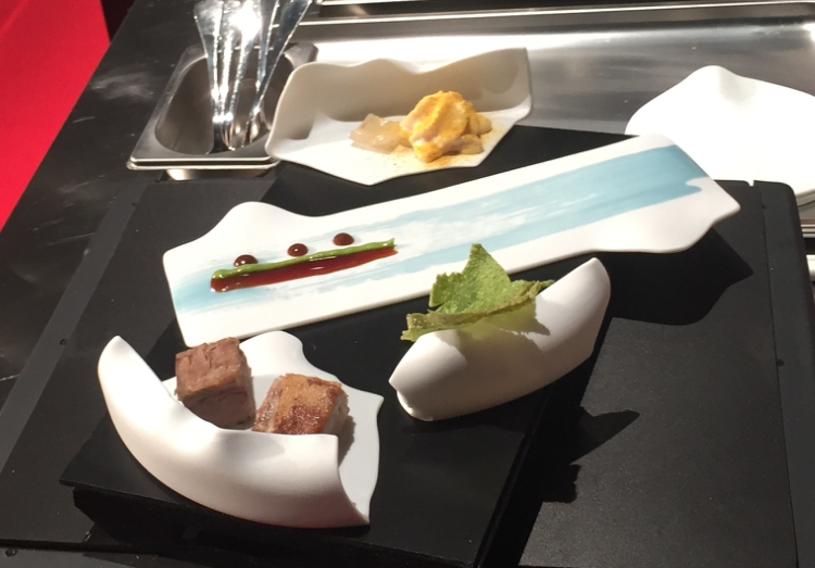 Oldani’s Cassoeula: served on fragments of porcelain: in the middle, the plate guests must lick
