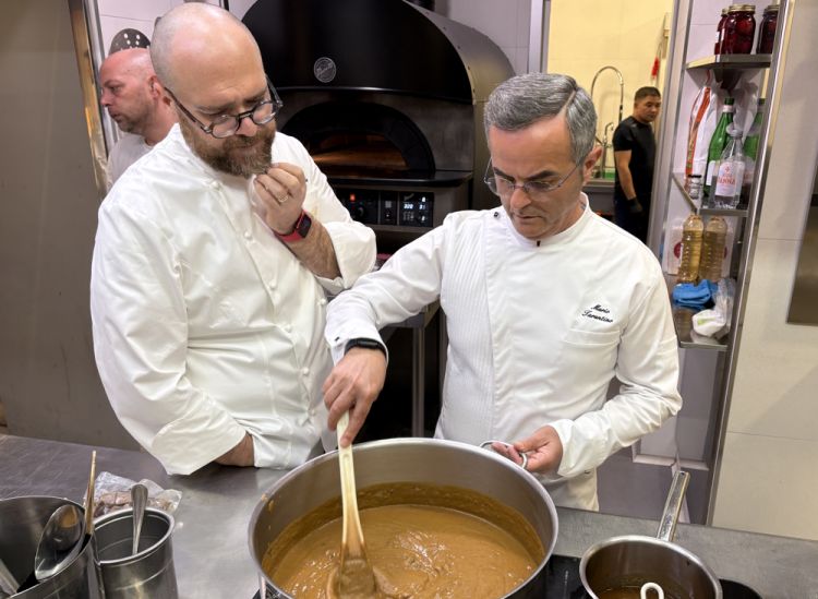 Vitantonio Lombardo con il suo sous chef, Mario Tarantino