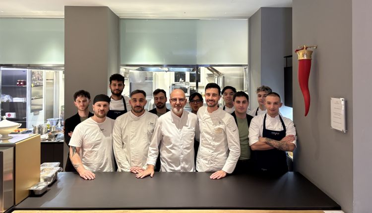 Franco Pepe al pass di Identità Golose Milano, al