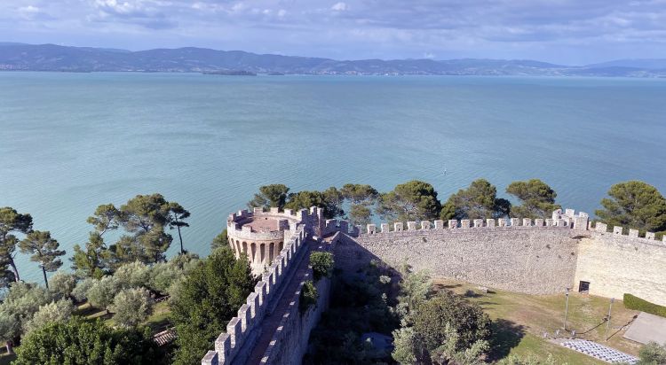 La vista sul lago dalla rocca