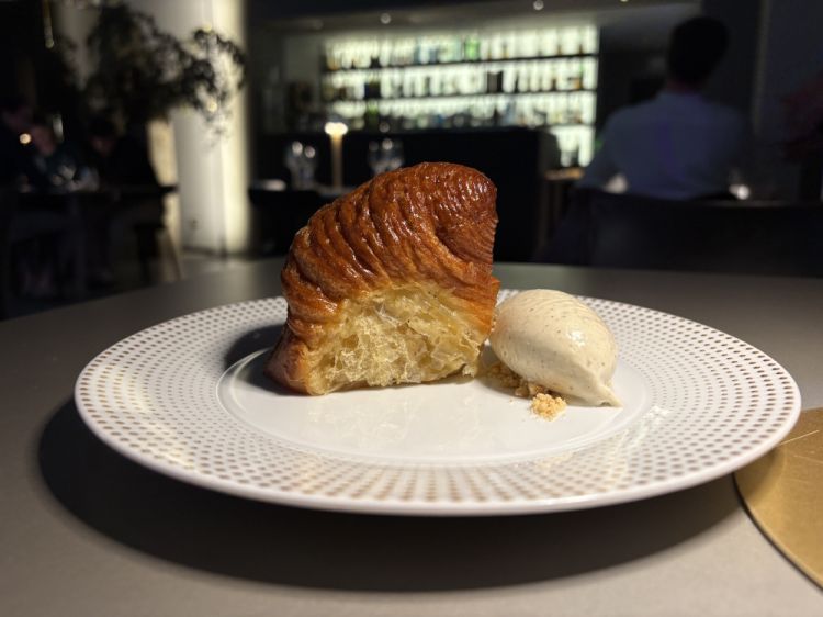 Torta di rose e gelato al tartufo bianco - Stefano Guizzetti
