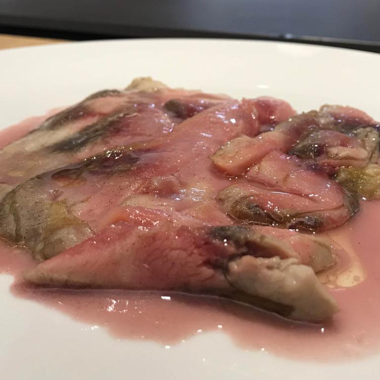Achrome di carpa a la côque e melograno