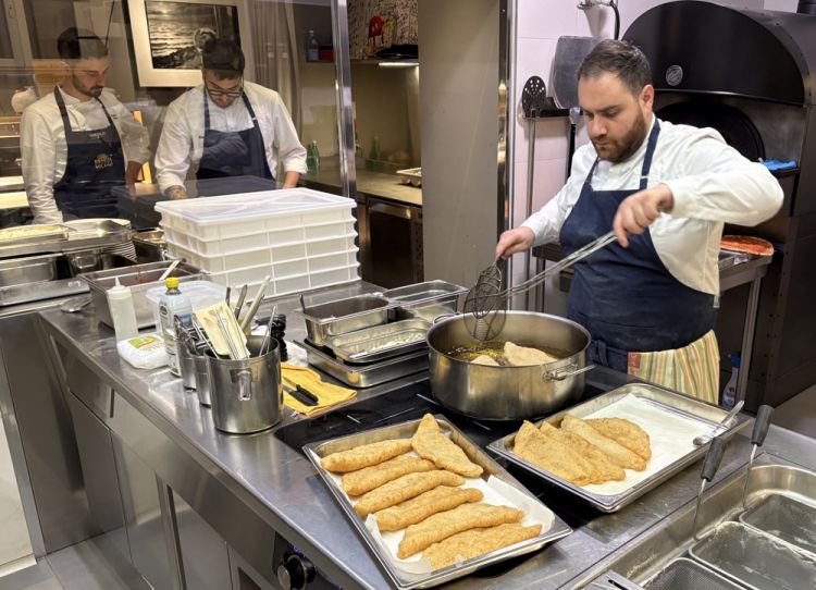 Lorenzo Sirabella alle prese con la frittura