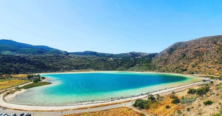 Il lago Specchio di Venere a Pantelleria