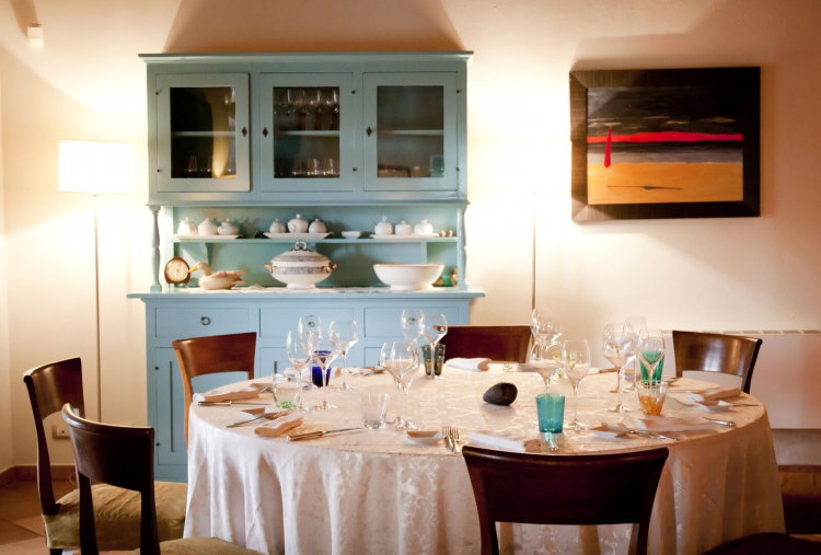 The dining room at S'Apposentu in a photo by Pietro Pio Pitzalis