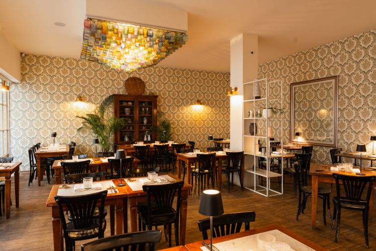 L'elegante interno di Panisfizio, curato in ogni dettaglio e a poche decine di metri dal mare di Jesolo