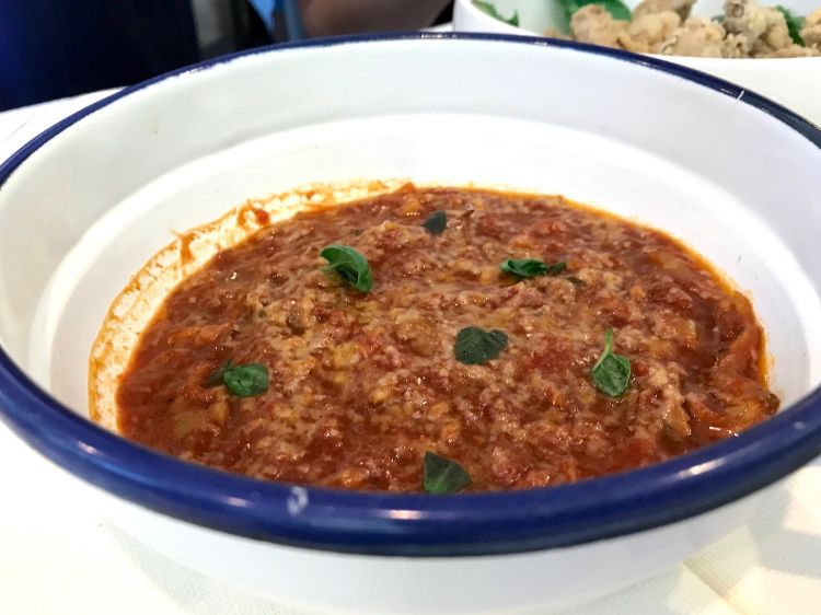 Trippa mista di pesce al pomodoro con Parmigiano e basilico
