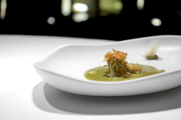 Heart of artichoke confit, artichoke vermouth sauce, artichoke chips, mustard and hazelnut butter 
