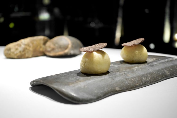 Truffle brioche. A simple name, a blast of flavour. From 2009
